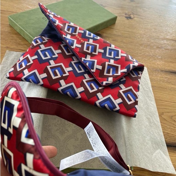 GUCCI Travel accessories geometric G print eye mask with pouch - Picture 5 of 8